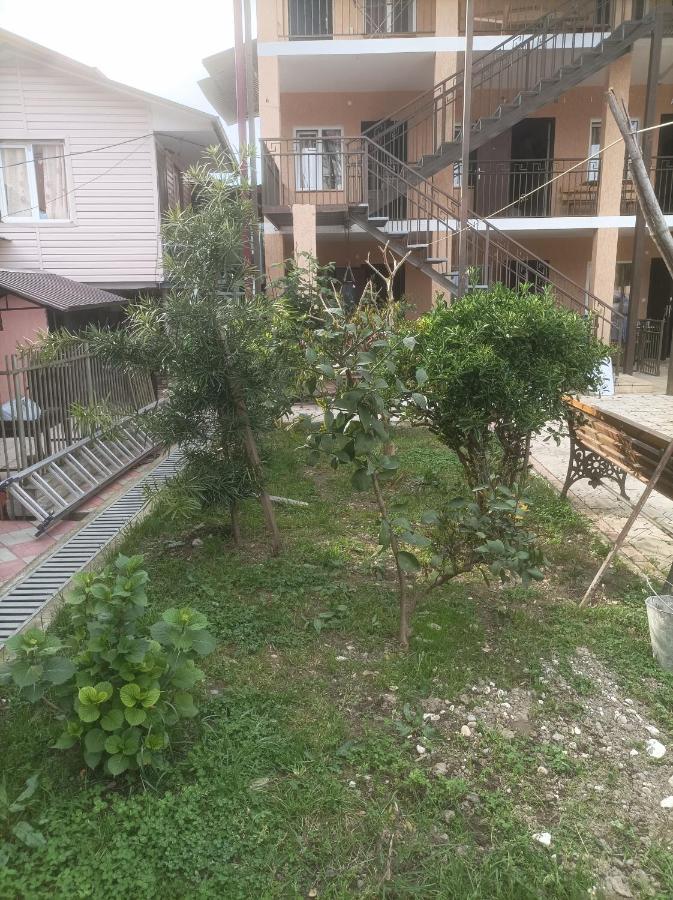 Семейный Дворик Sukhumi Eksteriør billede